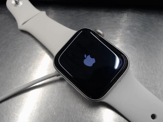 Apple watch se 40mm gps lte wr50m