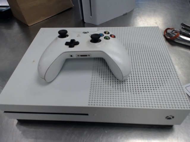 Console xbox one s +man nofil