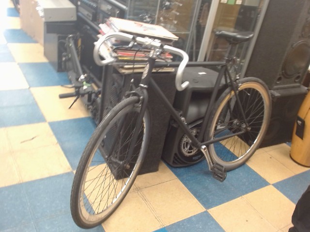Velo noir single speed bonne condition