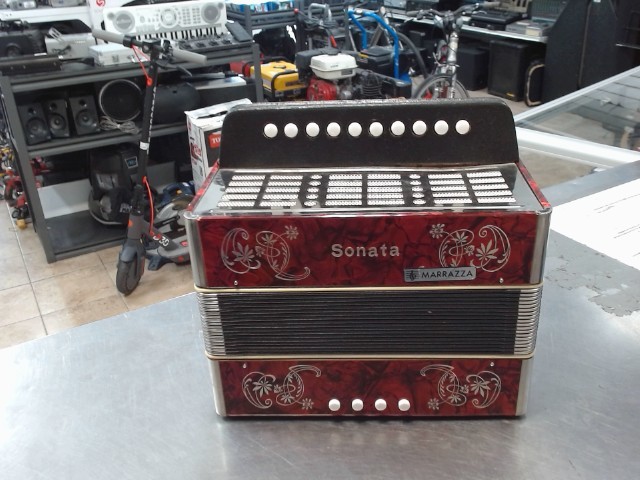 Accordeon 4 bass/10 treble
