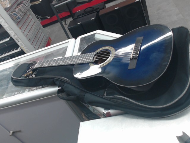 Guitare dbutant bleu av case