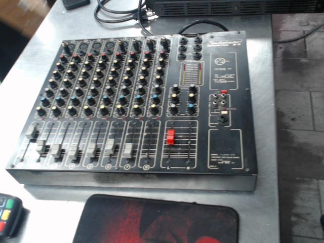 Studiomaster diamond 8-2