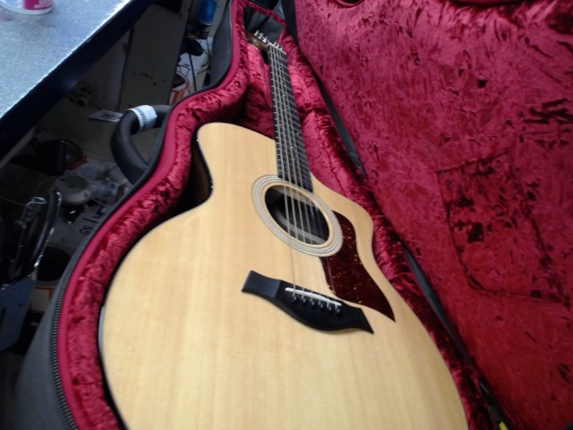 Guitar accustic avec etuie