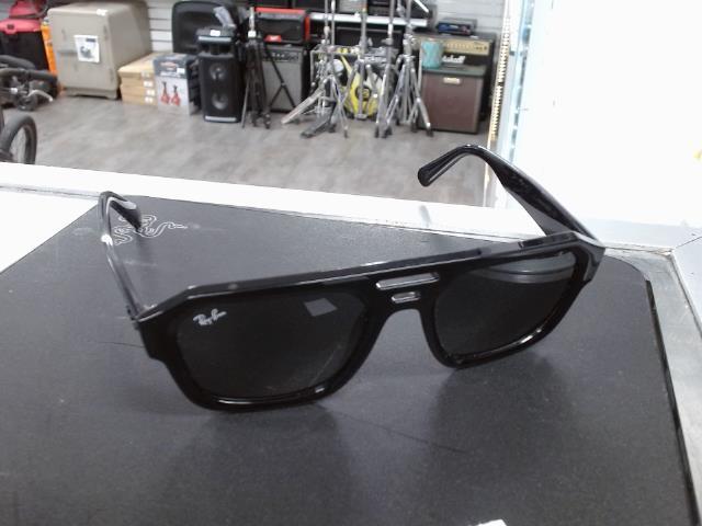 Raban corrigan sungalsses black