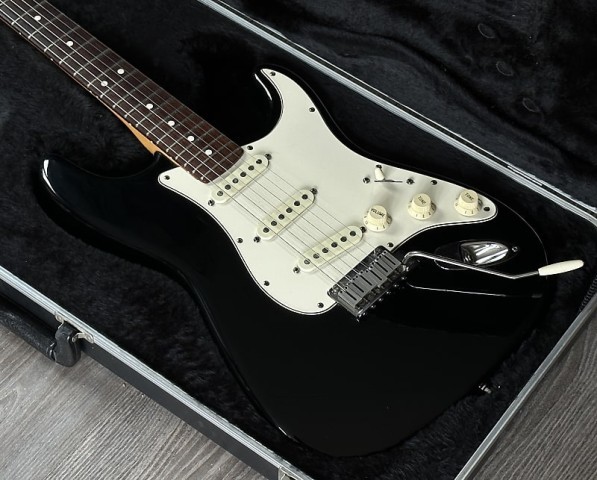 1984 black strat avec original case