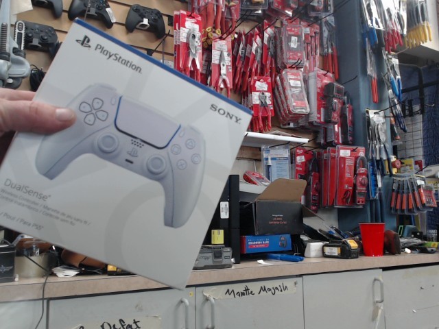 Manette ps5 blanche dans boite