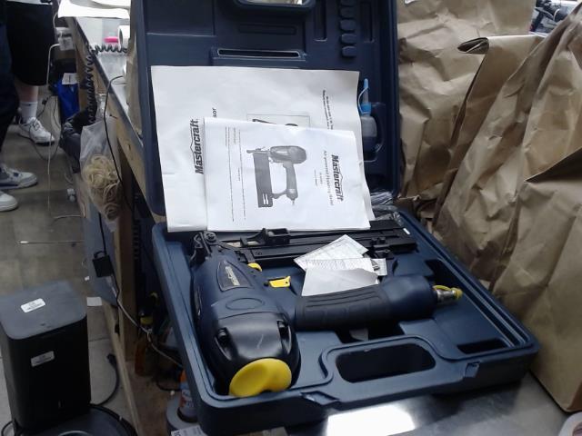 Nail gun pneumatique en boite