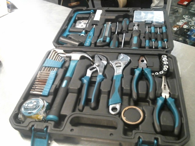 Kit a tout outils dans case noir