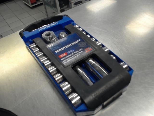 Mechanic tool set mastercrft