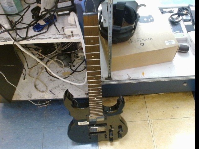 Guitare sans corde