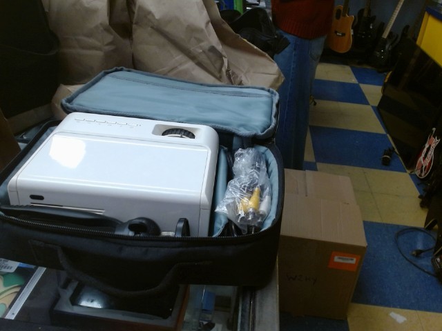 Projecteur avec case et manette
