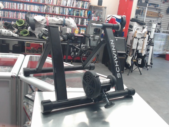 Schwin bike trainer neuf