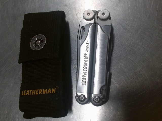 Letherman multitool in case