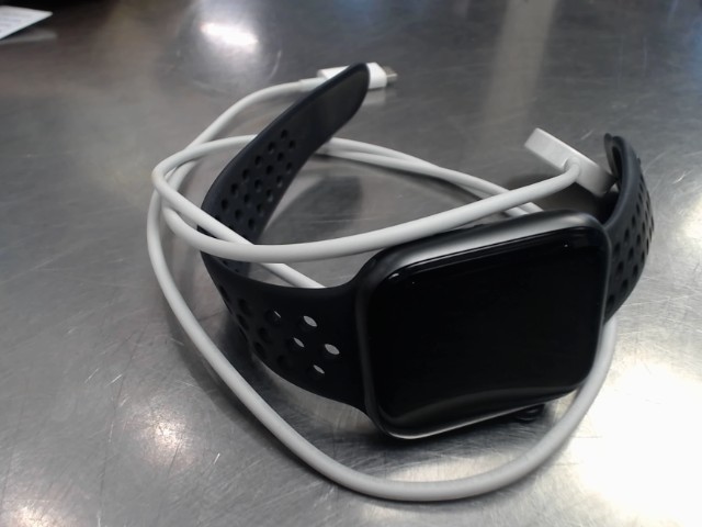 Apple watch se avec chargeur