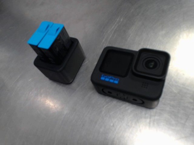 Gopro hero 10 avec charg et 2batt