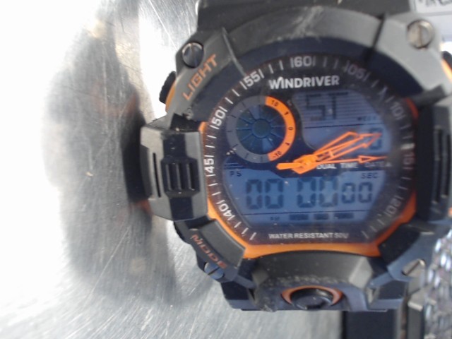 Montre noir et orange