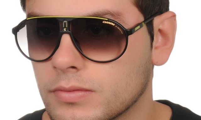 Lunette de soleille carrera