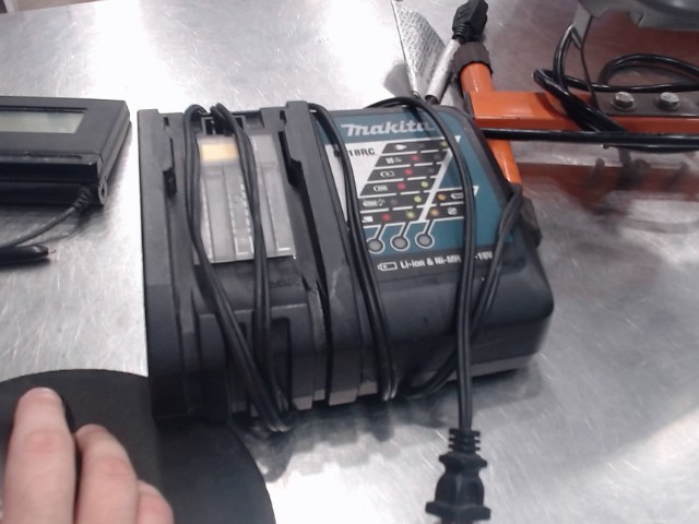 Chargeur a bateries