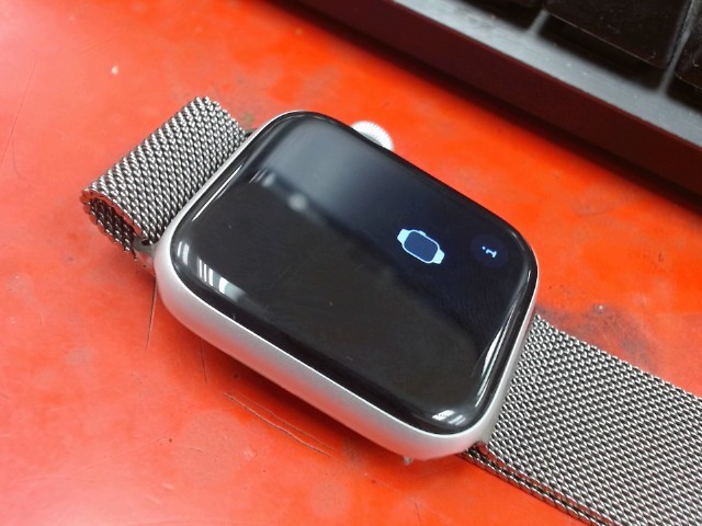 Apple watch se 44mm gps metal band