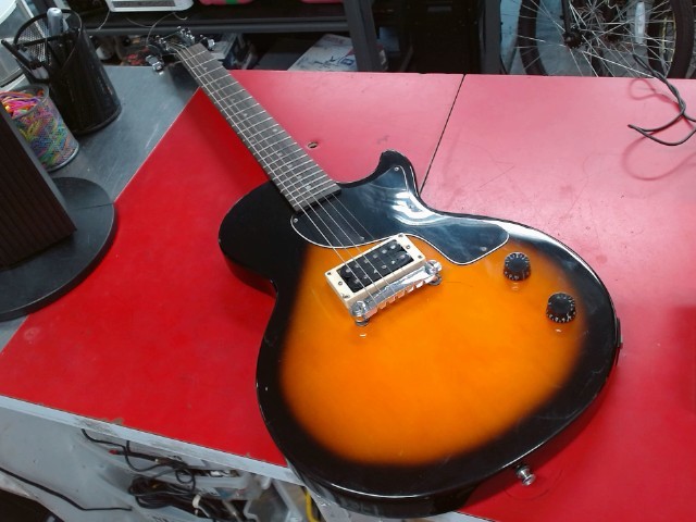 Guitare electrique pas d'acc