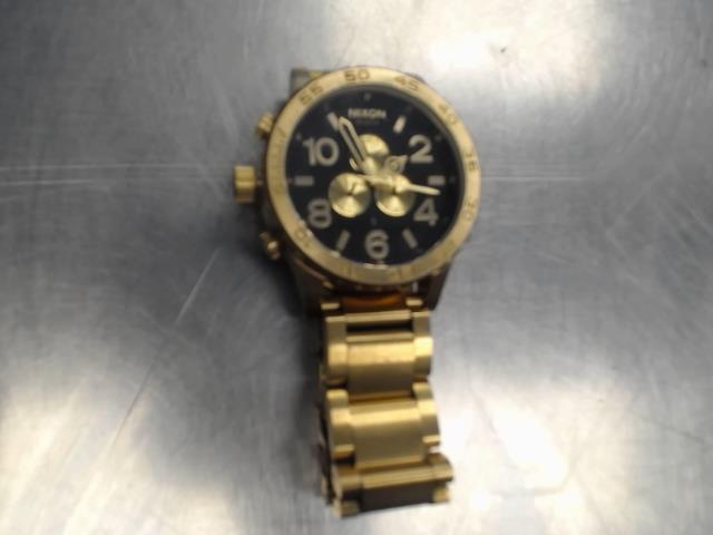 Montre hommes gold plated