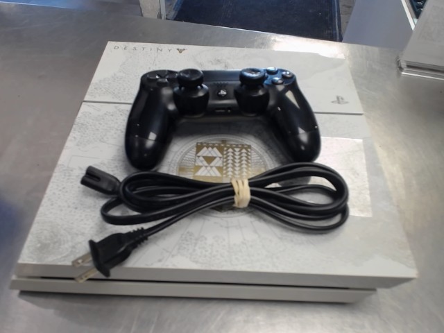 Ps4 + manettee + fil