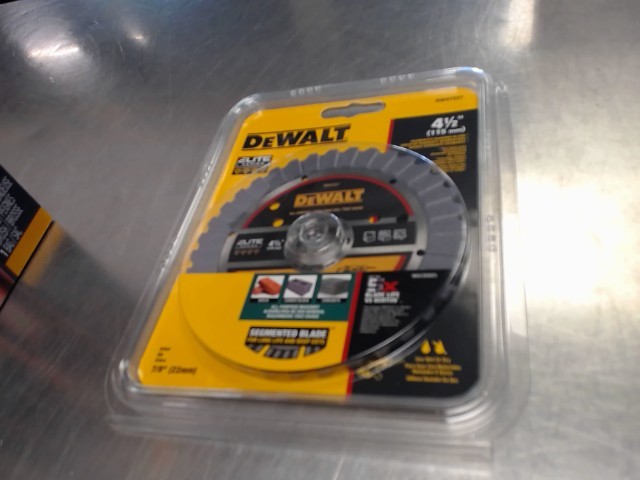 Segmented blade dewalt
