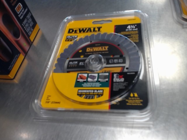 Segmented blade dewalt