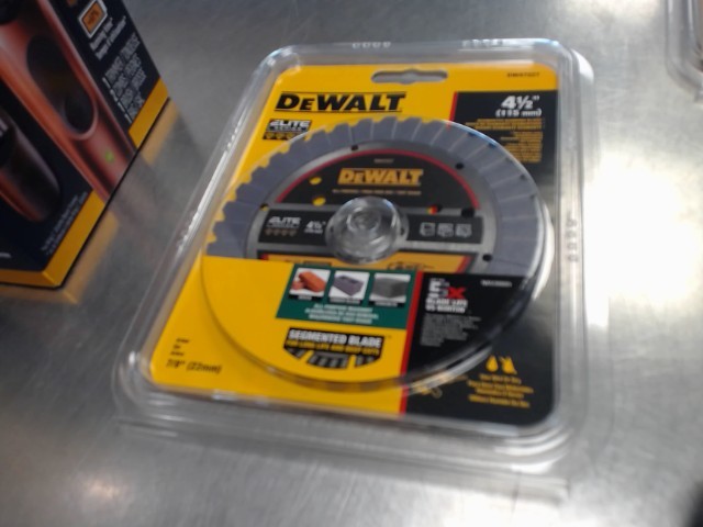 Segmented blade dewalt