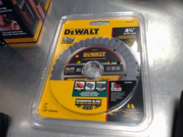 Segmented blade dewalt