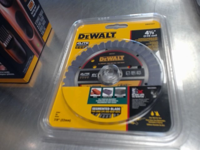 Segmented blade dewalt