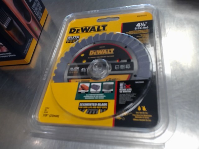 Segmented blade dewalt