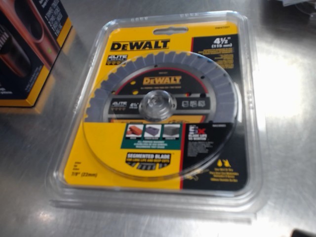 Segmented blade dewalt