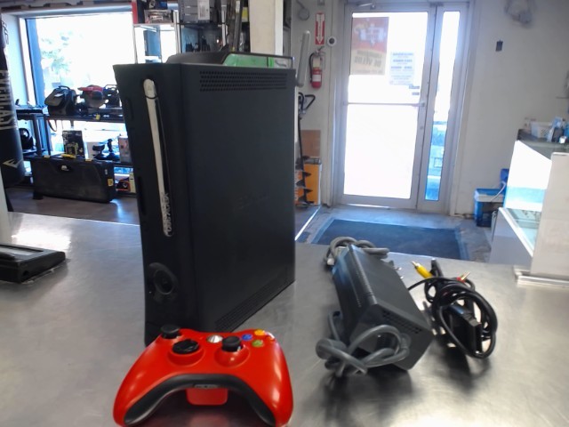 Xbox 360 elite 250gb avec fils et man