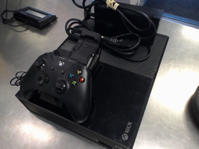 Xbox 1 + manette+fil+chargeur manette