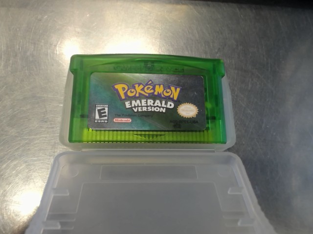 Pokemon emerald version (reproduction)