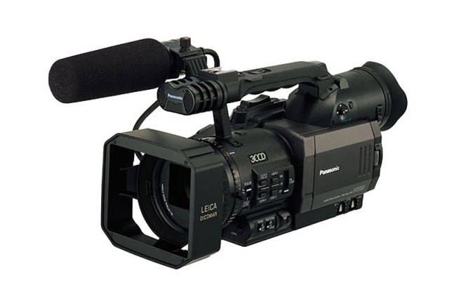 Panasonic 3ccd dvx100 avec chargeur