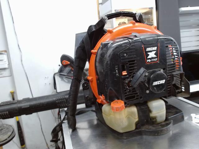 Backpack blower a gaz