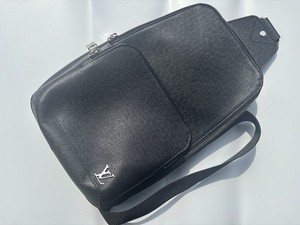 Avenue slingbag