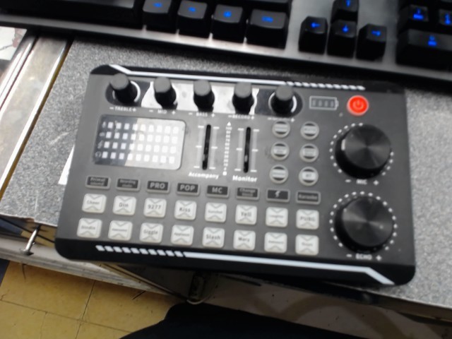 Live sound card noir 5v 1a