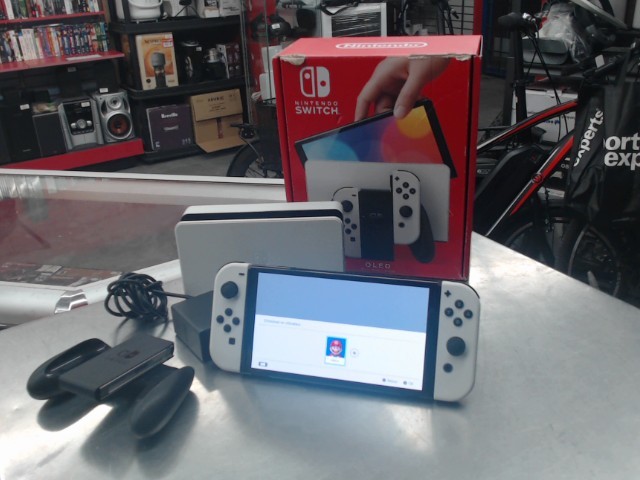 Console switch oled blanch av boite