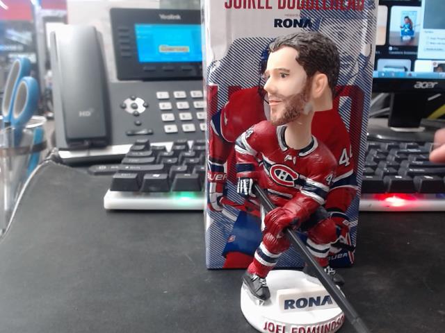 Bobble head
