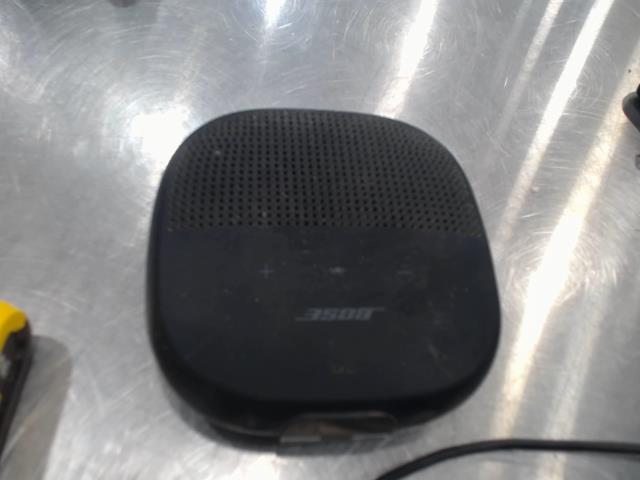 Speaker bluetooth