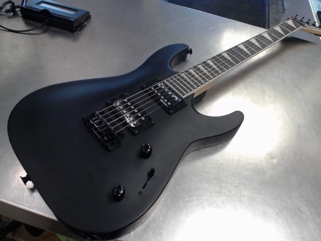 Guitare lectrique dans boite