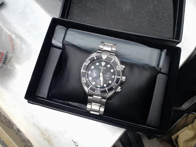 Montre seiko vitre saphire avec boite