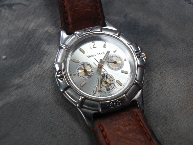 Hugo max avec bracelet de cuir