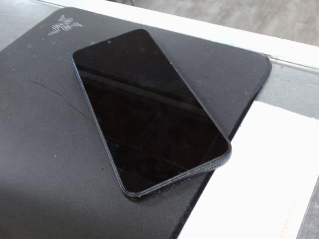 Laptop blanc + chargeur 16ram 57gbhdd
