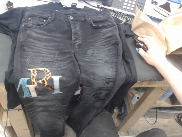 Jeans amiri taille 33 jeans na