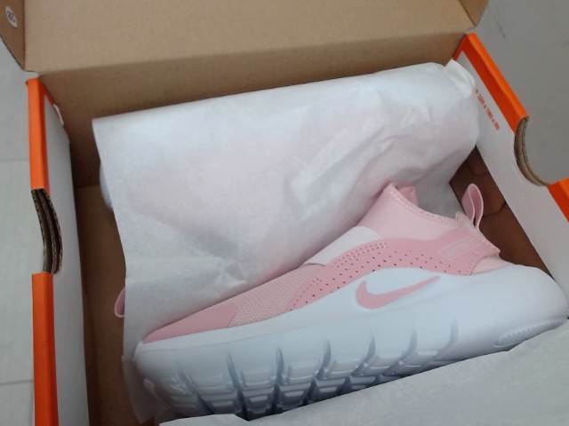 Soulier nike enfant rose gr: 13c