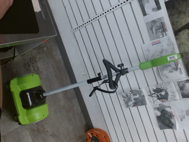 Corded electric snow shovel